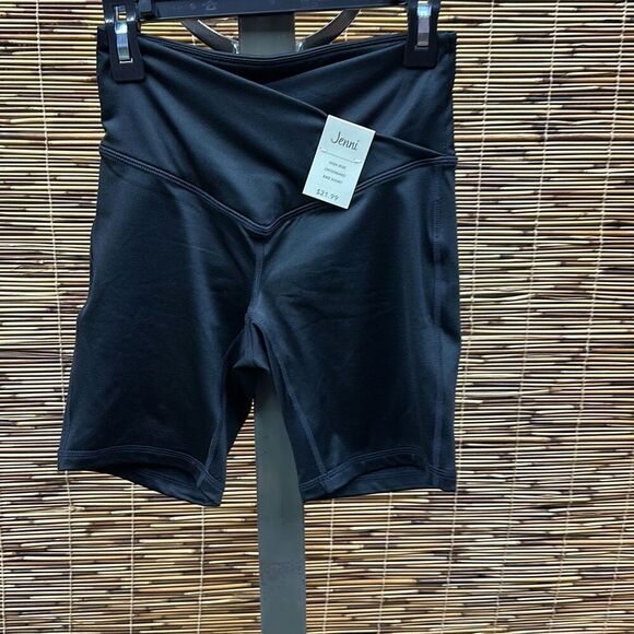 Jenni on Repeat Crossband Bike Shorts, Created for Macy's - Deep Black Size L - Picture 3 of 3